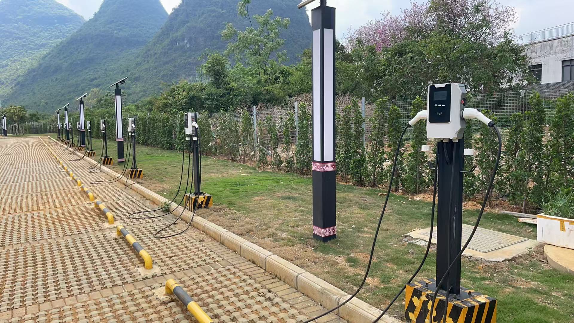 罗城青莲山庄充电站